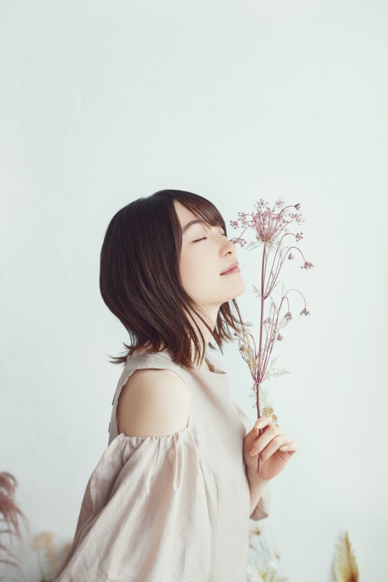 Reina-Ueda-Artist-Photo-1-560x840 Reina Ueda sẽ phát hành mini album mới Atrium vào ngày 5 tháng 10!